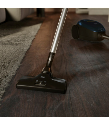 جاروبرقی آاگ مدل VX82-1-2ST